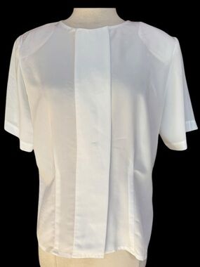 1980s Chaus Oversized 100% Rayon‎ White Front Hidden Button Down Blouse